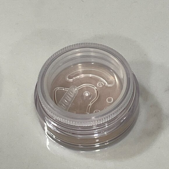 bareMinerals secret radiance all-over face color - Picture 3 of 4